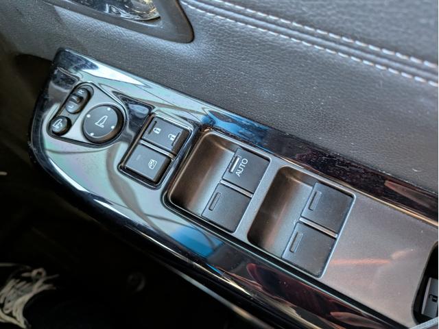 ステップワゴンスパーダ スパーダハイブリッド　Ｇ・ＥＸ　ホンダセンシング　純正ＳＤナビ　ＢＴオーディオ　ＵＳＢ入力端子　後席モニター　ＥＴＣ　全周囲・バックカメラ　　シートヒーター　ハーフレザーシート　オートライト　両側電動スライドドア　追従クルコン　車線逸脱警報装置（37枚目）