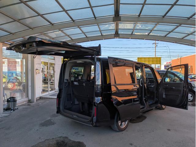 ステップワゴンスパーダ スパーダハイブリッド　Ｇ・ＥＸ　ホンダセンシング　純正ＳＤナビ　ＢＴオーディオ　ＵＳＢ入力端子　後席モニター　ＥＴＣ　全周囲・バックカメラ　　シートヒーター　ハーフレザーシート　オートライト　両側電動スライドドア　追従クルコン　車線逸脱警報装置（63枚目）