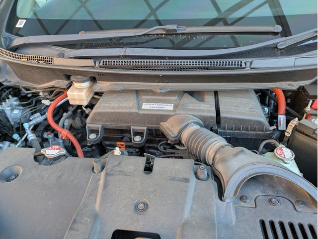 ステップワゴンスパーダ スパーダハイブリッド　Ｇ・ＥＸ　ホンダセンシング　純正ＳＤナビ　ＢＴオーディオ　ＵＳＢ入力端子　後席モニター　ＥＴＣ　全周囲・バックカメラ　　シートヒーター　ハーフレザーシート　オートライト　両側電動スライドドア　追従クルコン　車線逸脱警報装置（68枚目）