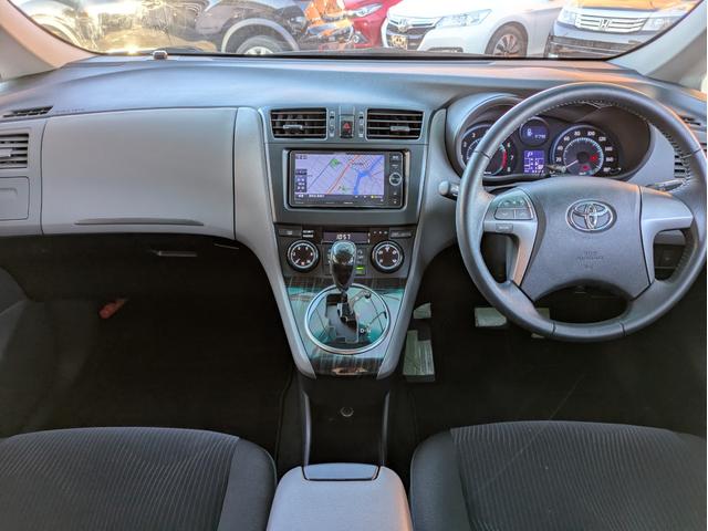 マークＸジオ エアリアル　社外メモリーナビ　ＢＴオーディオ　サイド・バックカメラ　ＣＤ／ＤＶＤ再生　フルセグＴＶ　３列シート７人乗り　オートライト　ＨＩＤヘッドライト　フロントフォグ　ステアリングリモコン　　プッシュスタート（7枚目）