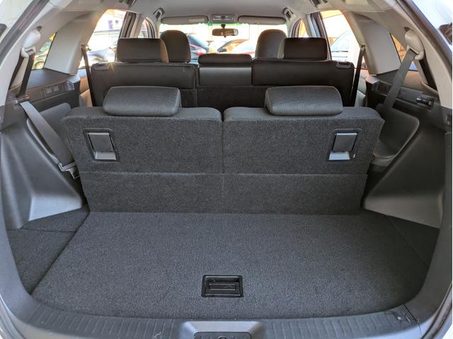 マークＸジオ エアリアル　社外メモリーナビ　ＢＴオーディオ　サイド・バックカメラ　ＣＤ／ＤＶＤ再生　フルセグＴＶ　３列シート７人乗り　オートライト　ＨＩＤヘッドライト　フロントフォグ　ステアリングリモコン　　プッシュスタート（14枚目）