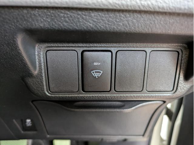 マークＸジオ エアリアル　社外メモリーナビ　ＢＴオーディオ　サイド・バックカメラ　ＣＤ／ＤＶＤ再生　フルセグＴＶ　３列シート７人乗り　オートライト　ＨＩＤヘッドライト　フロントフォグ　ステアリングリモコン　　プッシュスタート（26枚目）