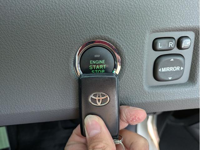 マークＸジオ エアリアル　社外メモリーナビ　ＢＴオーディオ　サイド・バックカメラ　ＣＤ／ＤＶＤ再生　フルセグＴＶ　３列シート７人乗り　オートライト　ＨＩＤヘッドライト　フロントフォグ　ステアリングリモコン　　プッシュスタート（28枚目）