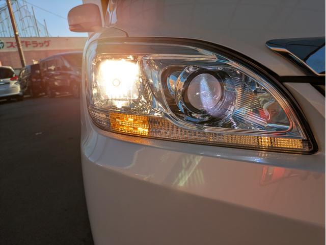 マークＸジオ エアリアル　社外メモリーナビ　ＢＴオーディオ　サイド・バックカメラ　ＣＤ／ＤＶＤ再生　フルセグＴＶ　３列シート７人乗り　オートライト　ＨＩＤヘッドライト　フロントフォグ　ステアリングリモコン　　プッシュスタート（39枚目）