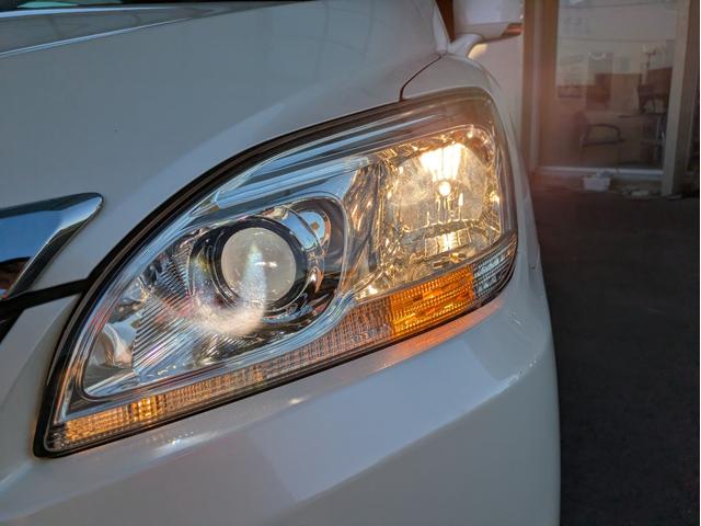 マークＸジオ エアリアル　社外メモリーナビ　ＢＴオーディオ　サイド・バックカメラ　ＣＤ／ＤＶＤ再生　フルセグＴＶ　３列シート７人乗り　オートライト　ＨＩＤヘッドライト　フロントフォグ　ステアリングリモコン　　プッシュスタート（40枚目）