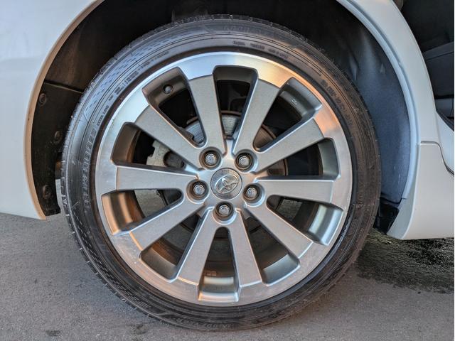 マークＸジオ エアリアル　社外メモリーナビ　ＢＴオーディオ　サイド・バックカメラ　ＣＤ／ＤＶＤ再生　フルセグＴＶ　３列シート７人乗り　オートライト　ＨＩＤヘッドライト　フロントフォグ　ステアリングリモコン　　プッシュスタート（47枚目）