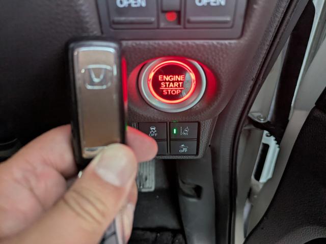 N-BOX G・Lターボホンダセンシングカッパーブラウンスタイル 純正ナビ BTオーディオ 新品タイヤ USB入力端子 ETC 両側電動スライドドア 追従クルコン 車線逸脱警報 衝突軽減ブレーキ オートライト LEDヘッドライト ターボ オートマチックハイビーム(31枚目)