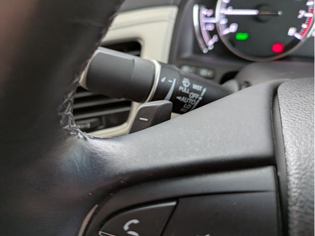 レジェンド ベースグレード 一体型HDDナビ BTオーディオ USB入力端子 ETC 全周囲・バックカメラ 電動シート シートヒーター・エアコン サンルーフ 追従クルコン 障害物センサー オートライト パドルシフト 4WD(18枚目)