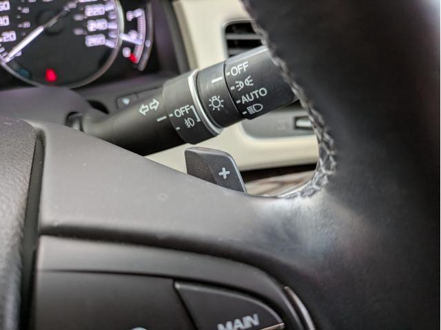 レジェンド ベースグレード 一体型HDDナビ BTオーディオ USB入力端子 ETC 全周囲・バックカメラ 電動シート シートヒーター・エアコン サンルーフ 追従クルコン 障害物センサー オートライト パドルシフト 4WD(19枚目)