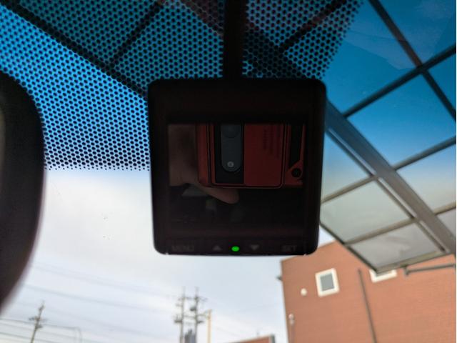 レジェンド ベースグレード 一体型HDDナビ BTオーディオ USB入力端子 ETC 全周囲・バックカメラ 電動シート シートヒーター・エアコン サンルーフ 追従クルコン 障害物センサー オートライト パドルシフト 4WD(26枚目)