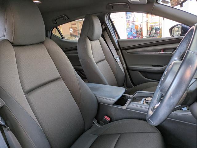 MAZDA3ファストバック 15Sツーリング 純正SDナビ BTオーディオ 全周囲・バックカメラ USB入力端子 障害物センサー 追従クルコン 衝突軽減ブレーキ 車線逸脱警報 オートライト LEDヘッドライト プッシュスタート 純正18インチAW(8枚目)