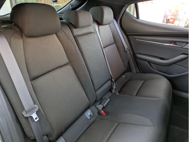 MAZDA3ファストバック 15Sツーリング 純正SDナビ BTオーディオ 全周囲・バックカメラ USB入力端子 障害物センサー 追従クルコン 衝突軽減ブレーキ 車線逸脱警報 オートライト LEDヘッドライト プッシュスタート 純正18インチAW(10枚目)