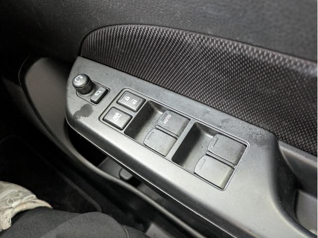 スイフトスポーツ ベースグレード　純正ナビ　ＢＴオーディオ　フルセグＴＶ　ＥＴＣ　オートライト　ＨＩＤヘッドライト　フロントフォグランプ　純正１７インチＡＷ　クルーズコントロール　プッシュスタート　スマートキー　ウィンカーミラー（26枚目）