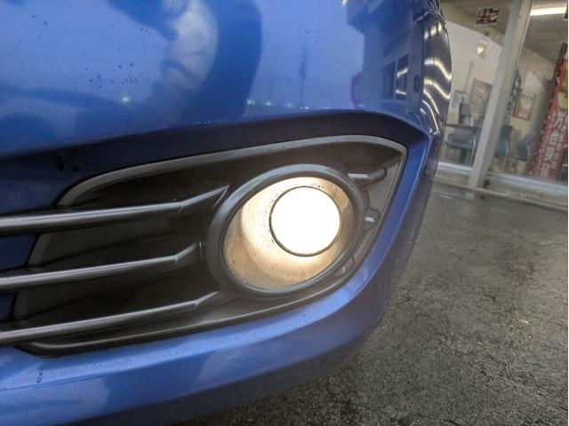 スイフトスポーツ ベースグレード　純正ナビ　ＢＴオーディオ　フルセグＴＶ　ＥＴＣ　オートライト　ＨＩＤヘッドライト　フロントフォグランプ　純正１７インチＡＷ　クルーズコントロール　プッシュスタート　スマートキー　ウィンカーミラー（42枚目）