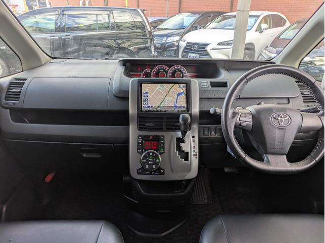 ヴォクシー ＺＳ　煌ＩＩ　純正ＨＤＤナビ　ＢＴオーディオ　ＥＴＣ　バックカメラ　フルセグＴＶ　ＣＤ／ＤＶＤ再生　両側電動スライドドア　オートライト　ＨＩＤヘッドライト　フロントフォグランプ　パドルシフト　ステアリングリモコン（7枚目）