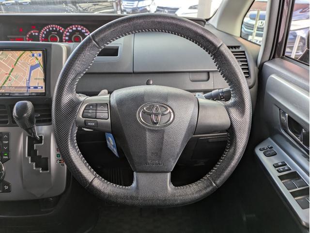 ヴォクシー ＺＳ　煌ＩＩ　純正ＨＤＤナビ　ＢＴオーディオ　ＥＴＣ　バックカメラ　フルセグＴＶ　ＣＤ／ＤＶＤ再生　両側電動スライドドア　オートライト　ＨＩＤヘッドライト　フロントフォグランプ　パドルシフト　ステアリングリモコン（16枚目）