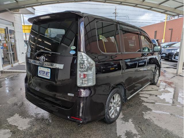 ヴォクシー ＺＳ　煌ＩＩ　純正ＨＤＤナビ　ＢＴオーディオ　ＥＴＣ　バックカメラ　フルセグＴＶ　ＣＤ／ＤＶＤ再生　両側電動スライドドア　オートライト　ＨＩＤヘッドライト　フロントフォグランプ　パドルシフト　ステアリングリモコン（38枚目）