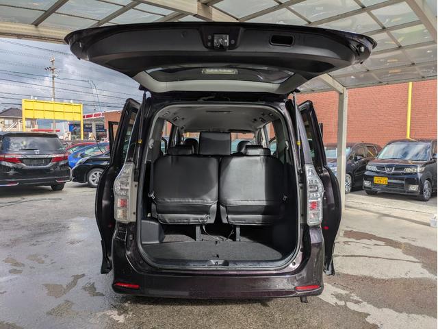 ヴォクシー ＺＳ　煌ＩＩ　純正ＨＤＤナビ　ＢＴオーディオ　ＥＴＣ　バックカメラ　フルセグＴＶ　ＣＤ／ＤＶＤ再生　両側電動スライドドア　オートライト　ＨＩＤヘッドライト　フロントフォグランプ　パドルシフト　ステアリングリモコン（58枚目）