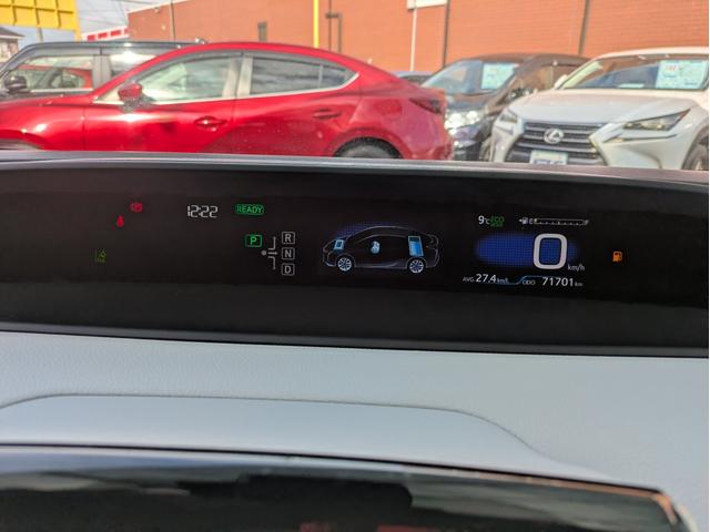 プリウス Ｓ　純正ＳＤナビ　ＢＴオーディオ　ＥＴＣ　バックカメラ　ＣＤ／ＤＶＤ再生　クルーズコントロール　衝突軽減ブレーキ　オートライト　ＬＥＤヘッドライト　オートマチックハイビーム　プッシュスタート　純正ＡＷ（19枚目）