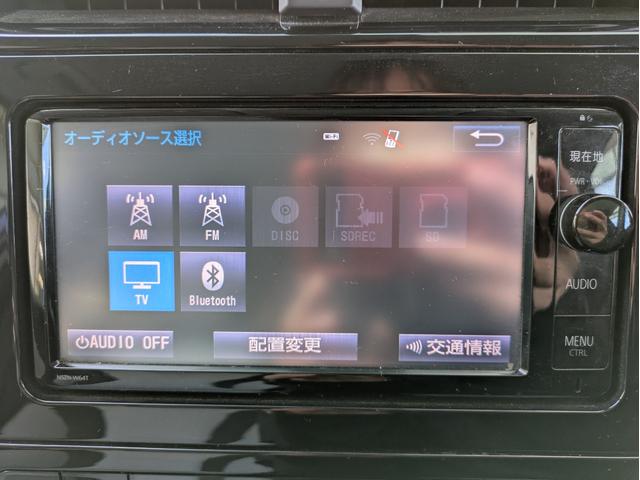 プリウス Ｓ　純正ＳＤナビ　ＢＴオーディオ　ＥＴＣ　バックカメラ　ＣＤ／ＤＶＤ再生　クルーズコントロール　衝突軽減ブレーキ　オートライト　ＬＥＤヘッドライト　オートマチックハイビーム　プッシュスタート　純正ＡＷ（22枚目）