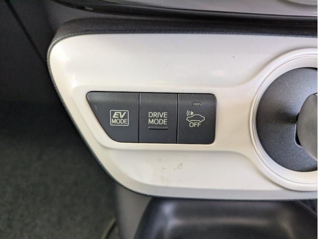 プリウス Ｓ　純正ＳＤナビ　ＢＴオーディオ　ＥＴＣ　バックカメラ　ＣＤ／ＤＶＤ再生　クルーズコントロール　衝突軽減ブレーキ　オートライト　ＬＥＤヘッドライト　オートマチックハイビーム　プッシュスタート　純正ＡＷ（29枚目）