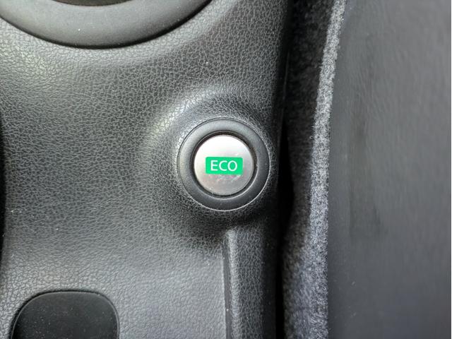 ノート メダリスト　エマージェンシーブレーキパッケージ　純正ＳＤナビ　ＢＴオーディオ　全周囲・バックカメラ　サイド・バックカメラ　ＥＴＣ　ＣＤ／ＤＶＤ再生　オートライト　衝突軽減ブレーキ　レーンキープアシスト　アイドリングストップ　プッシュスタート（24枚目）