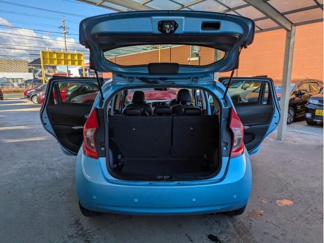 ノート メダリスト　エマージェンシーブレーキパッケージ　純正ＳＤナビ　ＢＴオーディオ　全周囲・バックカメラ　サイド・バックカメラ　ＥＴＣ　ＣＤ／ＤＶＤ再生　オートライト　衝突軽減ブレーキ　レーンキープアシスト　アイドリングストップ　プッシュスタート（55枚目）