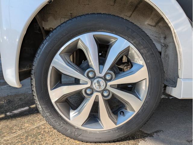 デイズ ハイウェイスター　Ｇターボ　社外ナビ　ＢＴオーディオ　ＥＴＣ　全周囲・バックカメラ　サイド・フロントカメラ　フルセグＴＶ　ＣＤ／ＤＶＤ再生　オートライト　ＨＩＤヘッドライト　プッシュスタート　ベンチシート　ステアリングリモコン（48枚目）