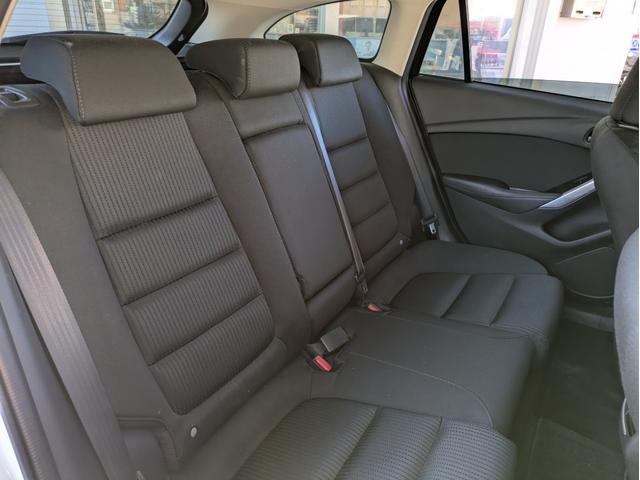 アテンザワゴン ２０Ｓ　純正ＳＤナビ　ＢＴオーディオ　ＥＴＣ　バックカメラ　ＵＳＢ入力端子　ＡＵＸ接続　オートライト　ＬＥＤヘッドライト　衝突軽減ブレーキ　クルコン　パドルシフト　純正１７インチＡＷ　ＣＤ／ＤＶＤ再生（9枚目）