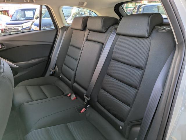 アテンザワゴン ２０Ｓ　純正ＳＤナビ　ＢＴオーディオ　ＥＴＣ　バックカメラ　ＵＳＢ入力端子　ＡＵＸ接続　オートライト　ＬＥＤヘッドライト　衝突軽減ブレーキ　クルコン　パドルシフト　純正１７インチＡＷ　ＣＤ／ＤＶＤ再生（10枚目）