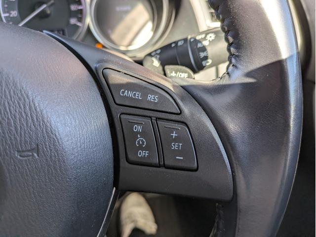 アテンザワゴン ２０Ｓ　純正ＳＤナビ　ＢＴオーディオ　ＥＴＣ　バックカメラ　ＵＳＢ入力端子　ＡＵＸ接続　オートライト　ＬＥＤヘッドライト　衝突軽減ブレーキ　クルコン　パドルシフト　純正１７インチＡＷ　ＣＤ／ＤＶＤ再生（17枚目）