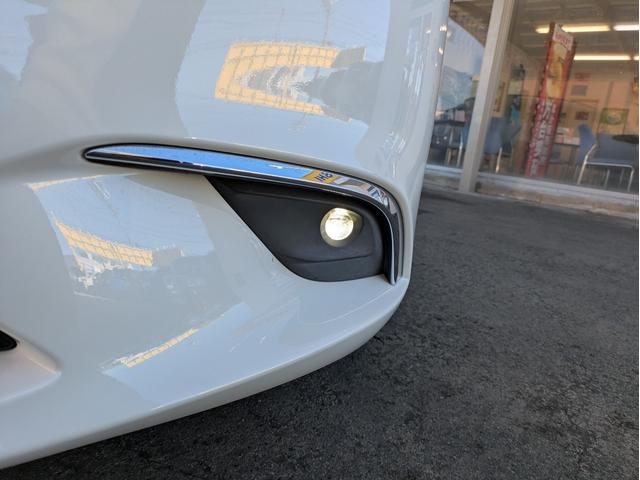 アテンザワゴン ２０Ｓ　純正ＳＤナビ　ＢＴオーディオ　ＥＴＣ　バックカメラ　ＵＳＢ入力端子　ＡＵＸ接続　オートライト　ＬＥＤヘッドライト　衝突軽減ブレーキ　クルコン　パドルシフト　純正１７インチＡＷ　ＣＤ／ＤＶＤ再生（49枚目）