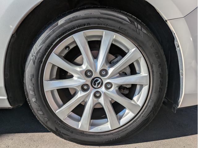 アテンザワゴン ２０Ｓ　純正ＳＤナビ　ＢＴオーディオ　ＥＴＣ　バックカメラ　ＵＳＢ入力端子　ＡＵＸ接続　オートライト　ＬＥＤヘッドライト　衝突軽減ブレーキ　クルコン　パドルシフト　純正１７インチＡＷ　ＣＤ／ＤＶＤ再生（53枚目）