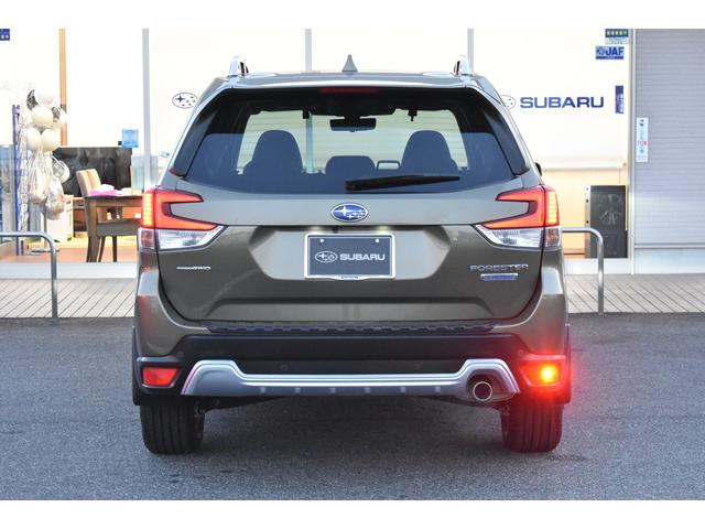 フォレスター Ａｄｖａｎｃｅ　新品タイヤ交換済み車　新世代アイサイト搭載車　ブラウンレザーシート、パナソニック製８インチナビ、リヤカメラ、ＥＴＣ２．０、ドライブレコーダー、ルーフレール、ＬＥＤヘッドライト（5枚目）