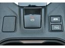 電動パーキングブレーキ パーキングブレーキをスイッチで作動・解除が可能。発進時、アクセルを踏むだけでパーキングブレーキを解除できます。
