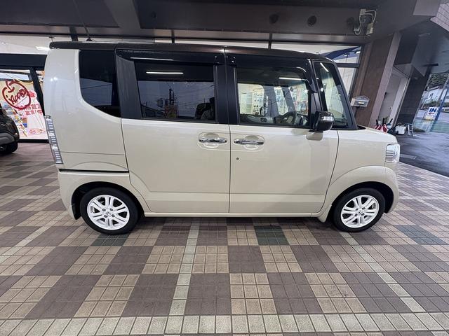 Ｎ－ＢＯＸ Ｇ　ＳＳパッケージ　ワンオーナー車　２トーンルーフ　純正７インチ　ワンセグテレビ　バックカメラ　ビルトインＥＴＣ車載器　両側電動パワースライド　ＨＩＤヘッドライト　電動格納ドアミラー　　スマートキー×２（12枚目）