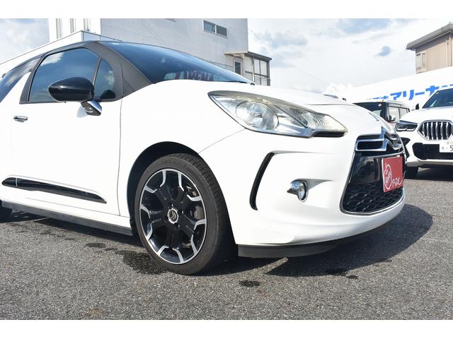 ＤＳ３ スポーツシック　★６ＭＴ★ユーザー買取車★キーレスエントリー★スペアキー有り★ＥＴＣ車載器★純正１７インチアルミホイール★オートライト★リモート格納サイドミラー★フロアマット★スペアタイヤ有り★収納付きアームレスト（8枚目）