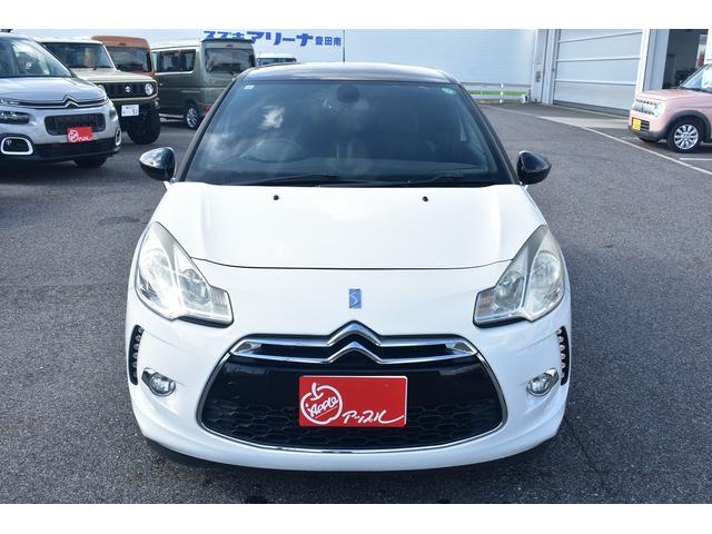 ＤＳ３ スポーツシック　★６ＭＴ★ユーザー買取車★キーレスエントリー★スペアキー有り★ＥＴＣ車載器★純正１７インチアルミホイール★オートライト★リモート格納サイドミラー★フロアマット★スペアタイヤ有り★収納付きアームレスト（11枚目）