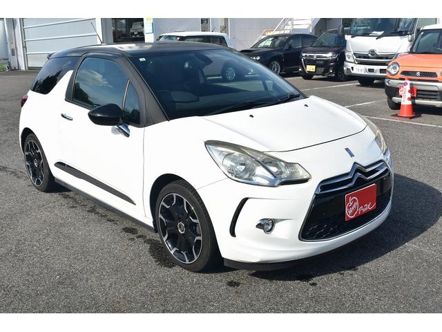 ＤＳ３ スポーツシック　★６ＭＴ★ユーザー買取車★キーレスエントリー★スペアキー有り★ＥＴＣ車載器★純正１７インチアルミホイール★オートライト★リモート格納サイドミラー★フロアマット★スペアタイヤ有り★収納付きアームレスト（13枚目）