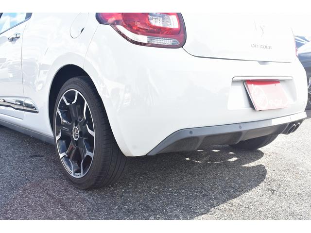 ＤＳ３ スポーツシック　★６ＭＴ★ユーザー買取車★キーレスエントリー★スペアキー有り★ＥＴＣ車載器★純正１７インチアルミホイール★オートライト★リモート格納サイドミラー★フロアマット★スペアタイヤ有り★収納付きアームレスト（16枚目）