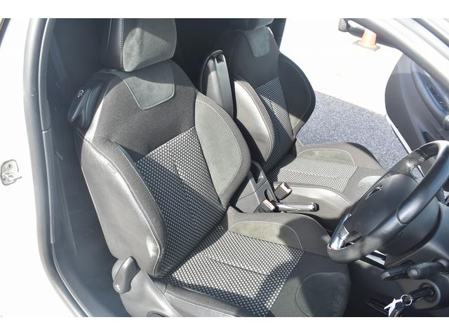 ＤＳ３ スポーツシック　★６ＭＴ★ユーザー買取車★キーレスエントリー★スペアキー有り★ＥＴＣ車載器★純正１７インチアルミホイール★オートライト★リモート格納サイドミラー★フロアマット★スペアタイヤ有り★収納付きアームレスト（20枚目）