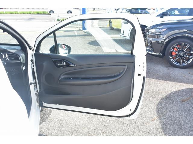 ＤＳ３ スポーツシック　★６ＭＴ★ユーザー買取車★キーレスエントリー★スペアキー有り★ＥＴＣ車載器★純正１７インチアルミホイール★オートライト★リモート格納サイドミラー★フロアマット★スペアタイヤ有り★収納付きアームレスト（21枚目）