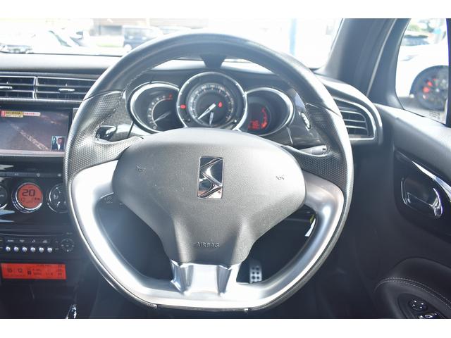 ＤＳ３ スポーツシック　★６ＭＴ★ユーザー買取車★キーレスエントリー★スペアキー有り★ＥＴＣ車載器★純正１７インチアルミホイール★オートライト★リモート格納サイドミラー★フロアマット★スペアタイヤ有り★収納付きアームレスト（30枚目）