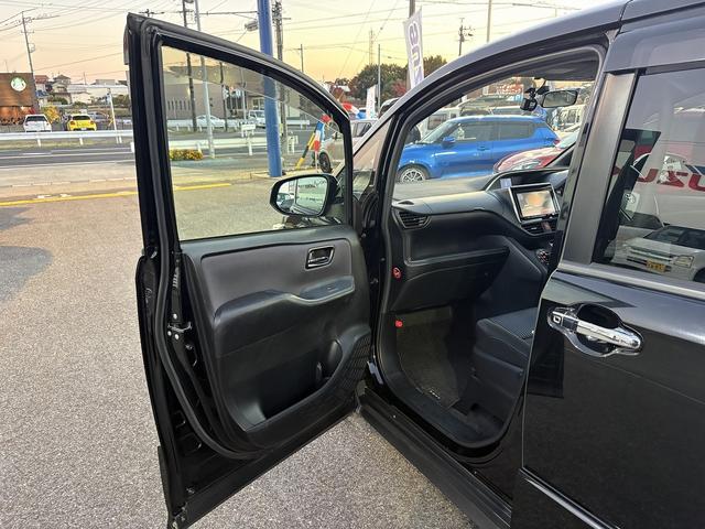 ヴォクシー ＺＳ　煌　純正９インチナビ　フルセグテレビ　バックモニター　ＣＤ＆ＤＶＤ＆ＳＤ＆Ｂｌｕｅｔｏｏｔｈ接続可能　後席純正フリップダウンモニター　テレビキャンセラー　ビルトインＥＴＣ　ケンウッドフロントドラレコ（22枚目）