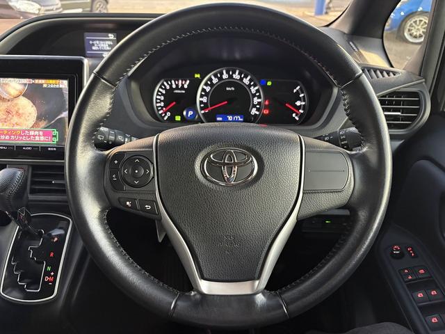 ヴォクシー ＺＳ　煌　純正９インチナビ　フルセグテレビ　バックモニター　ＣＤ＆ＤＶＤ＆ＳＤ＆Ｂｌｕｅｔｏｏｔｈ接続可能　後席純正フリップダウンモニター　テレビキャンセラー　ビルトインＥＴＣ　ケンウッドフロントドラレコ（26枚目）