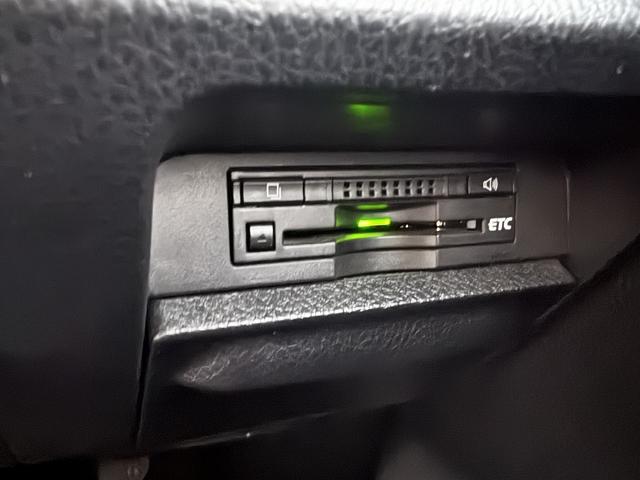 ヴォクシー ＺＳ　煌　純正９インチナビ　フルセグテレビ　バックモニター　ＣＤ＆ＤＶＤ＆ＳＤ＆Ｂｌｕｅｔｏｏｔｈ接続可能　後席純正フリップダウンモニター　テレビキャンセラー　ビルトインＥＴＣ　ケンウッドフロントドラレコ（28枚目）