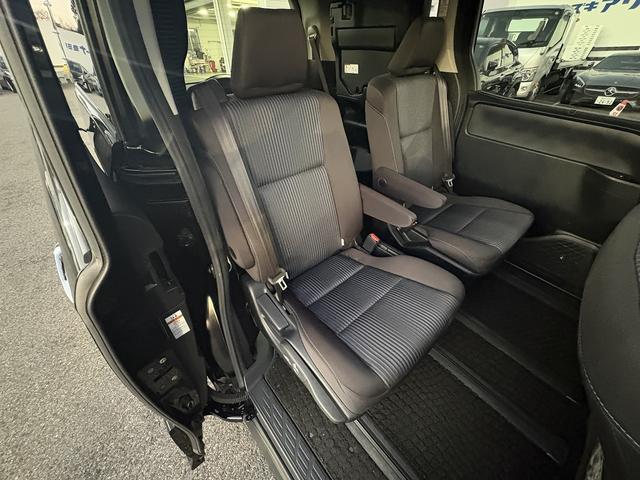 ヴォクシー ＺＳ　煌　純正９インチナビ　フルセグテレビ　バックモニター　ＣＤ＆ＤＶＤ＆ＳＤ＆Ｂｌｕｅｔｏｏｔｈ接続可能　後席純正フリップダウンモニター　テレビキャンセラー　ビルトインＥＴＣ　ケンウッドフロントドラレコ（37枚目）