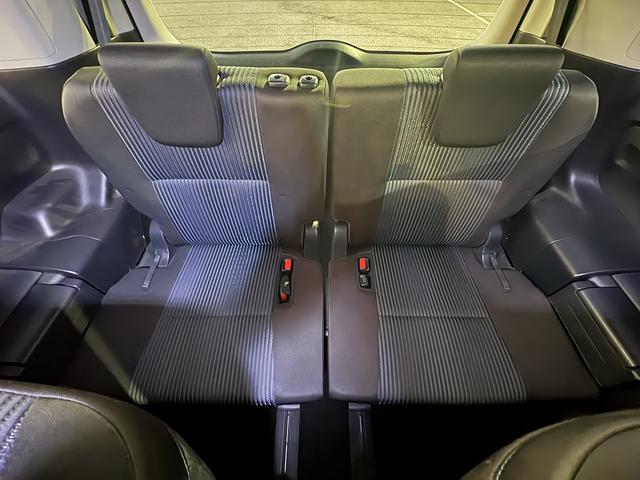 ヴォクシー ＺＳ　煌　純正９インチナビ　フルセグテレビ　バックモニター　ＣＤ＆ＤＶＤ＆ＳＤ＆Ｂｌｕｅｔｏｏｔｈ接続可能　後席純正フリップダウンモニター　テレビキャンセラー　ビルトインＥＴＣ　ケンウッドフロントドラレコ（47枚目）