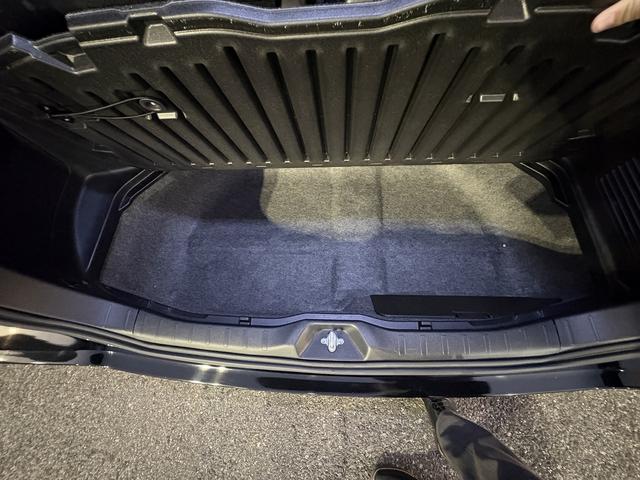 ヴォクシー ＺＳ　煌　純正９インチナビ　フルセグテレビ　バックモニター　ＣＤ＆ＤＶＤ＆ＳＤ＆Ｂｌｕｅｔｏｏｔｈ接続可能　後席純正フリップダウンモニター　テレビキャンセラー　ビルトインＥＴＣ　ケンウッドフロントドラレコ（50枚目）