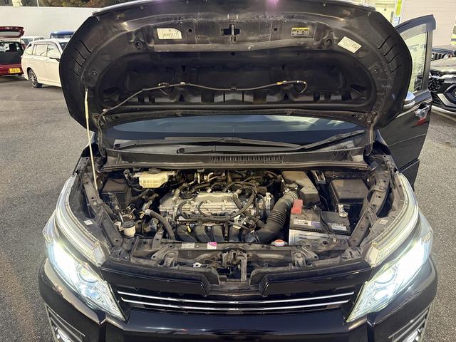 ヴォクシー ＺＳ　煌　純正９インチナビ　フルセグテレビ　バックモニター　ＣＤ＆ＤＶＤ＆ＳＤ＆Ｂｌｕｅｔｏｏｔｈ接続可能　後席純正フリップダウンモニター　テレビキャンセラー　ビルトインＥＴＣ　ケンウッドフロントドラレコ（51枚目）